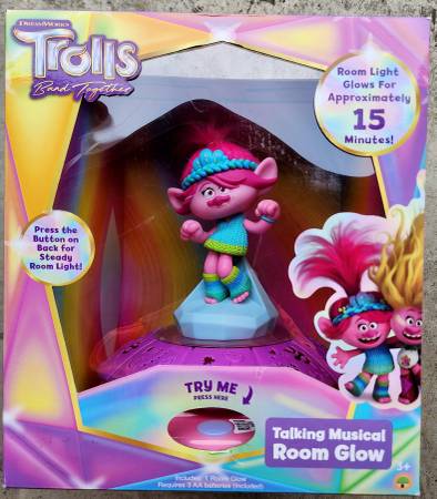 Dreamworks Trolls Band Together Talking Musical Room Glow 1
