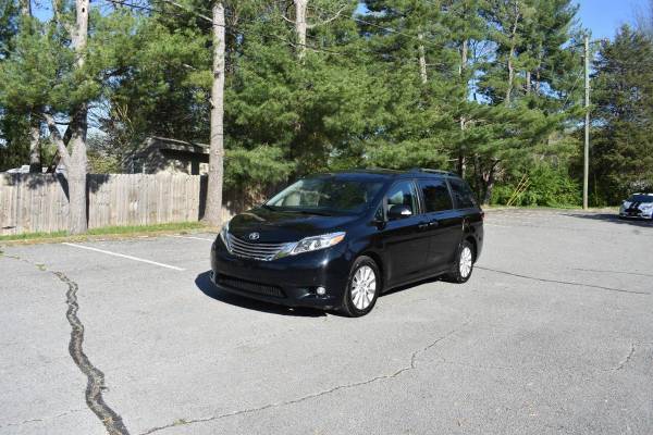 2015 Toyota Sienna Limited Premium 7 Passenger AWD 4dr Mini Van - $17,490 (+ Alpha Motors TN)63625059599745121