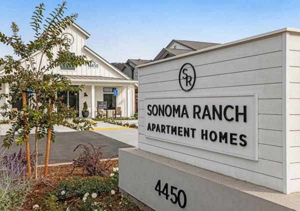 $3,450 / 3br - Private EV Stations - InUnit WD - Private Balcony w Enclosed Storage (Larkfield / Santa Rosa)63667888748419124