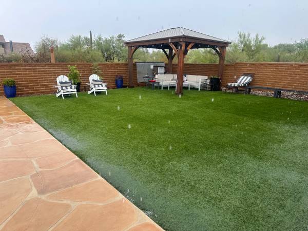 4 Bed  2 b. Home with a pool 1