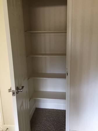 $1,812 / 2br - 1050ft2 - 2 BEDROOM 2 BATH AVAILABLE 10/21 OLDER CABINETS #45 (Colorado Springs)63658230841603124
