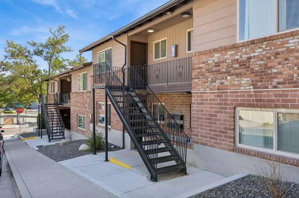 $1,028 / 468ft2 - Your fur baby's next favorite spot! Studio  that's purrrfect! (Reno)63682219277057123