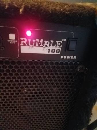 Fender Rumble 100 older model 1