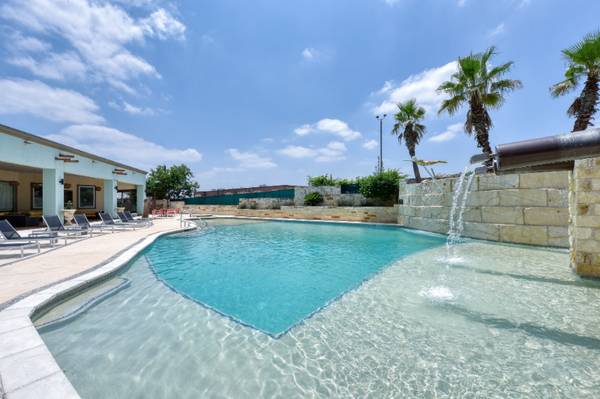 $1500.00 / 2br - 1220ft2 - The Valencia lofts- Luxury Townhome for Rent (1220 Sqft) $499 Move + 163681044819713123