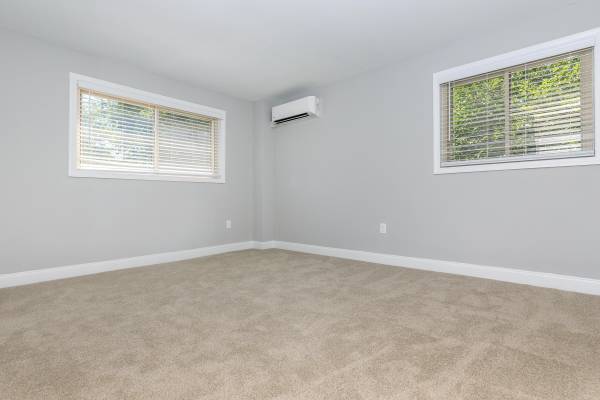 $1,760 / 1br - 720ft2 - 1 bedroom, Short-term Leasing Available, Carpeted Floors (4820 Kenmore Avenue, Alexandria, VA)63896034928130124
