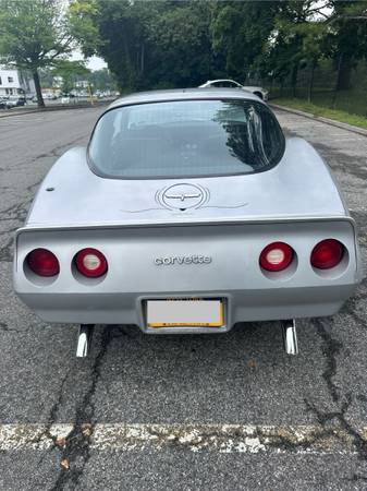 Corvette Coupe 1980 - $11,000 (Eastchester)63615010084993123