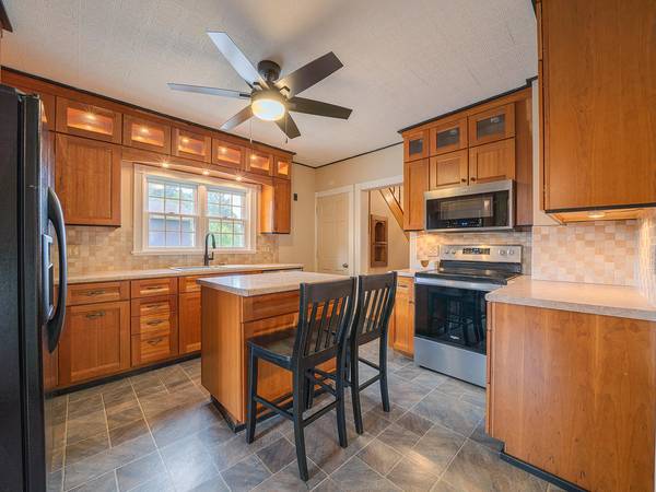 This stylish 2-bedroom, 1-bath home has been beautifully updated.

$1,000

                        Tupper Lake, NY