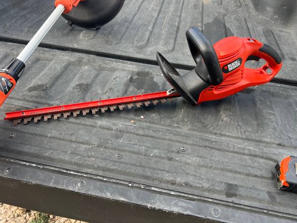 Electric Hedge Trimmer 1