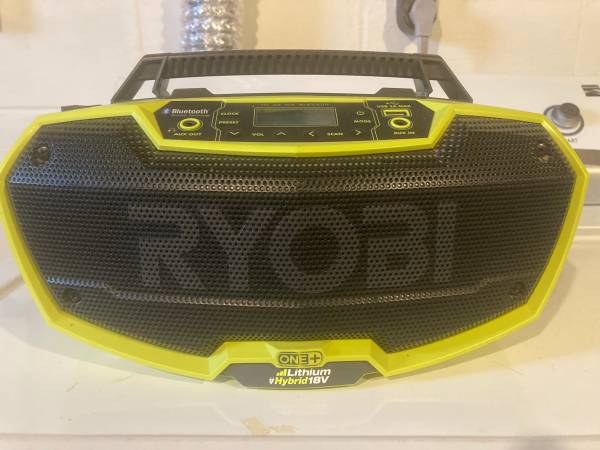 Ryobi P746 Boombox Bluetooth Stereo 1