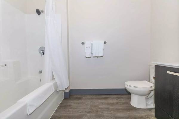 $1,615 / 360ft2 - For a spectacular high-rise view, check out Airmark Apartments (Tukwila - Southcenter)63874307266563122