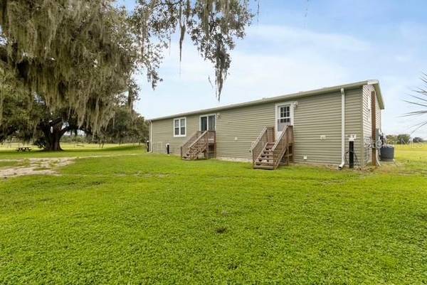 $2,500 / 3br - 6981 SE HWY 31 (Arcadia)64151005460097122
