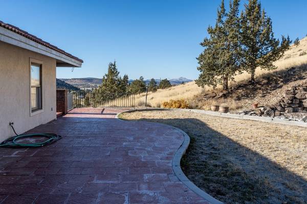 $795,000 / 6br - 5338ft2 - $795,000 Vendedor motivado 2 casas bajo un mismo techo en 6.67 acres (Prineville)63624859761281121