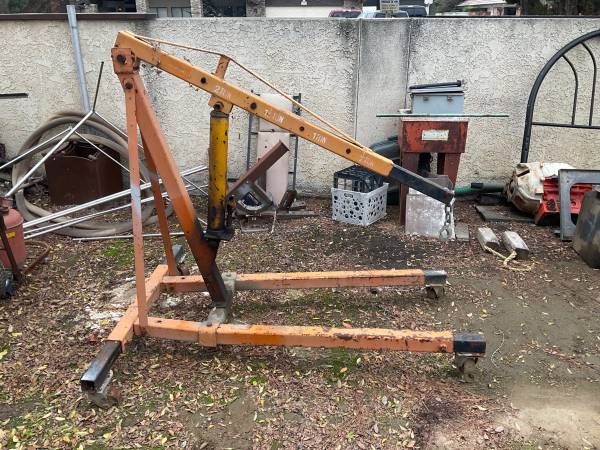 2 ton engine hoist 1