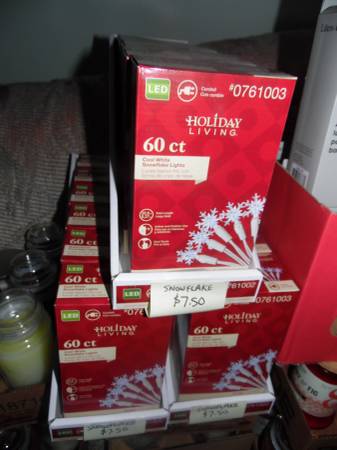 60ct LED Snowflake Shaped Cool White Lights --New in Box-Half Price-- 1