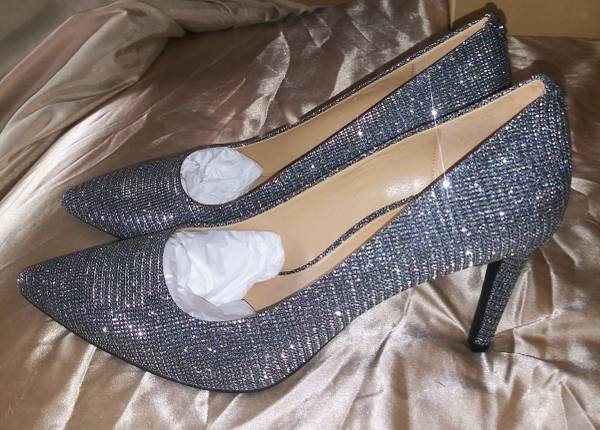 New "Michael Kors" Classic Silver pump, USA size 9.5 1