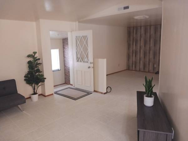 $276,000 / 3br - Financiamiento del vendedor en casa encantadora en Yuma Arizona (FOOTHILLS)64214141636482123