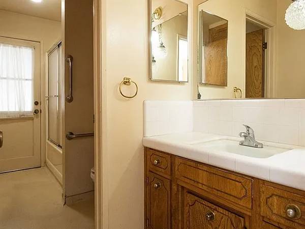 $900 / 2br - Charming 2-Bedroom, 2-Bath Home in Modesto. (1705 Collingwood Cir, Modesto, CA)64021481616898123
