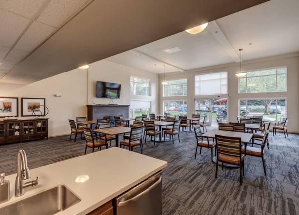 $1,603 / 2br - 712ft2 - Reserved Covered Parking, BBQ and community garden area, Elevator (9001 NE 54TH ST, Vancouver, WA)63831396439939124