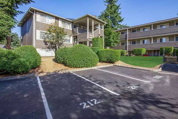 $2,350 / 3br - 1288ft2 - Come see this charming 3 Bed, 2 Bath today! Washer/dryer included! (Lynnwood - Martha Lake)63688314426499123