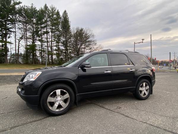 2011 GMC Acadia SLT AWD  low miles 114k - $5,400 (Chicopee)63615767658371122