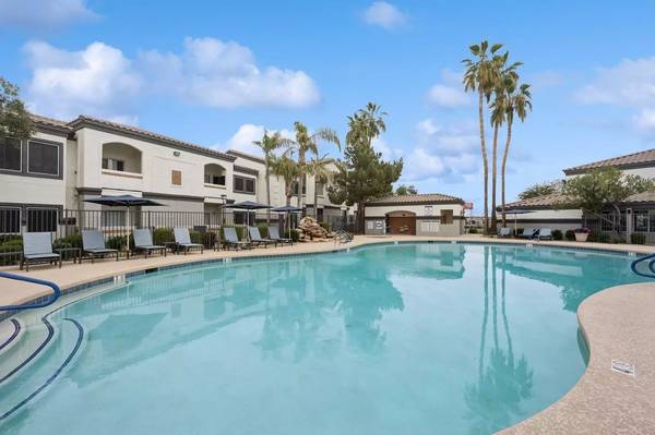 $2,040 / 3br - 1232ft2 - Esté en el centro de todo: 3 habitaciones, 2 baños, 1232 pies cuadrados (Chandler - Downtown Chandler)63623945022595123