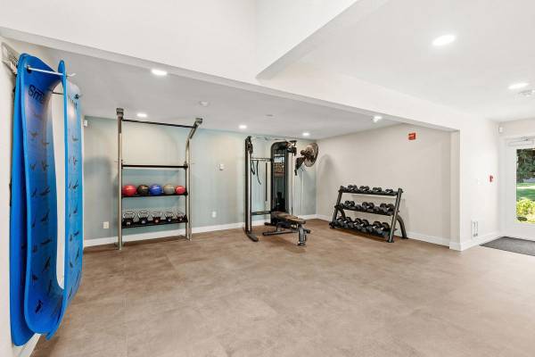 $1,731 / 2br - 825ft2 - Programa de reciclaje en el lugar, ventiladores de techo en las áreas de estar (Tukwila)63688462213507121