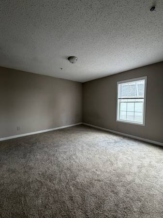 KRC HILLTOPS MUDATE HOY! $399 1