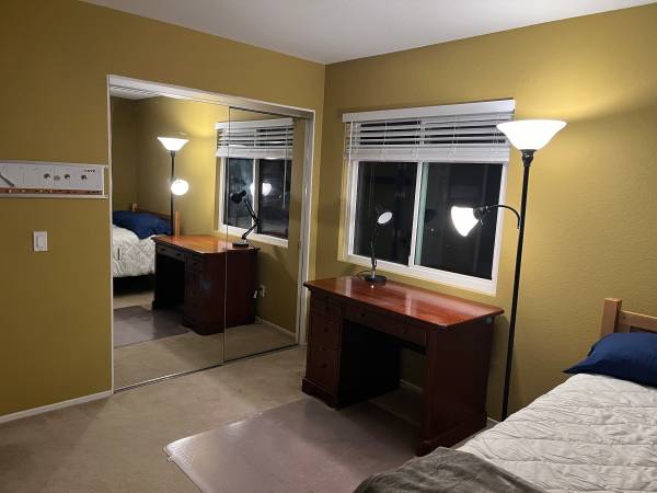 $1,200 / 1br - 130ft2 - $1200 / 1br Furnished Private Room In Beautiful House On Quiet Street (San Diego / Sabre Springs)63657173680259123