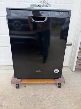 Whirlpool Dishwasher Mod.WDF520PADB7 1