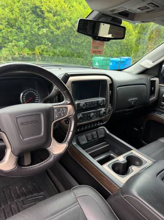 2018 GMC Sierra Denali - $28,90063623078801793123