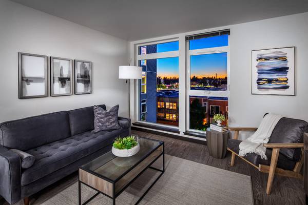 $3,010 / 2br - 989ft2 - Refrigerador, Balcón/Patio Semiprivado, Alfombra (8612 Palatine Avenue North, Seattle, WA)63814660851971120