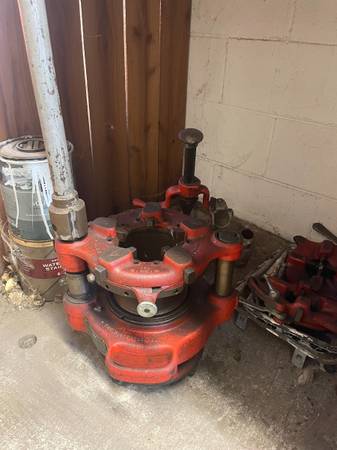 Ridgid 141  Receding Geared Threader 1