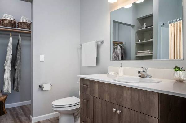 $1,359 / 1br - 588ft2 - Fantastic neighborhood! Great 1 bed, 1 bath, 588 Sq Ft! (Vancouver)63820763475843123