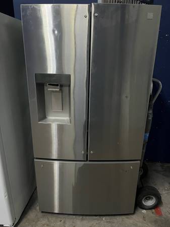 Like new stsinless steel refrigerator 1