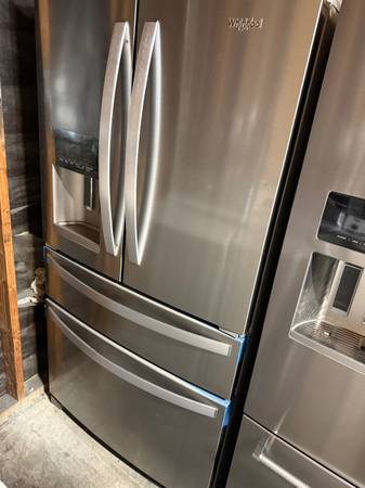 Whirlpool Four Door Refrigerator Gets Nice And Cold Freezer Works Grea 1