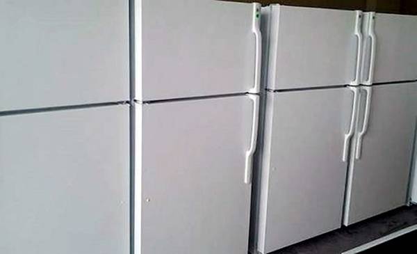 Top and Bottom Refrigerators 1