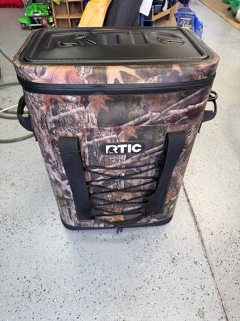 RTIC Backpack cooler (Pending) 1