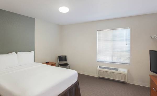 $300 / 1br - Pay Weekly and Stay Without the Hassle of a Lease! (3425 Saland Way, Jacksonville, FL)64005270808963124