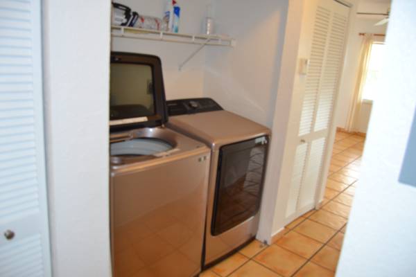$3,700 / 3br - 1800ft2 - 3 BED 2 BATH CANAL HOME  FOR RENT (VENETIAN SHORES)63944429694211124
