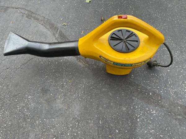 Leaf Blower 1