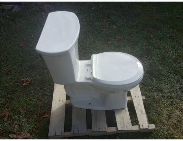 New American Standard Edgemere Toilet 1