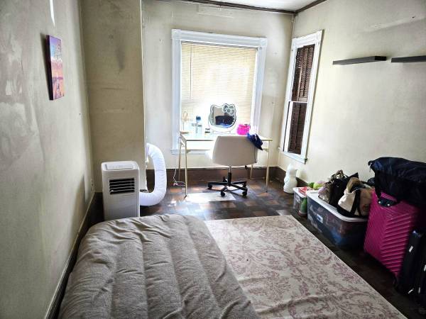 $800 / 1br - Se busca compañero de cuarto para 1 BR en apartamento de 4 habitaciones octubre 1 (Union Sq) (Somerville)63856337286529120