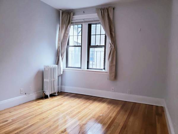 $1,125 Near Shops & 3 Green Line T to Downtown Boston & Longwood, Heated (Brighton - Cleveland Circle)63810012980867120