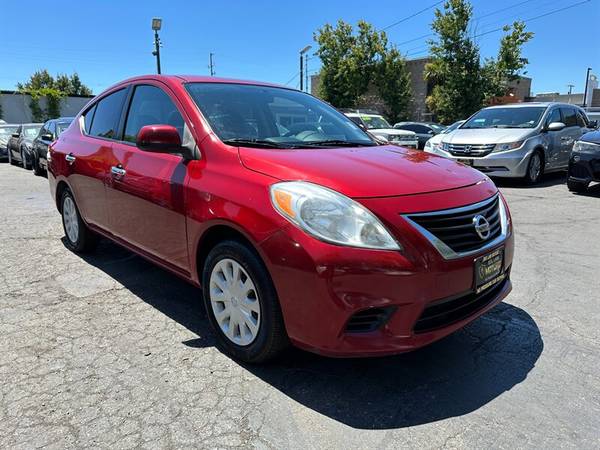 2013 Nissan Versa 1.6 SV - $4,99563469616430723122