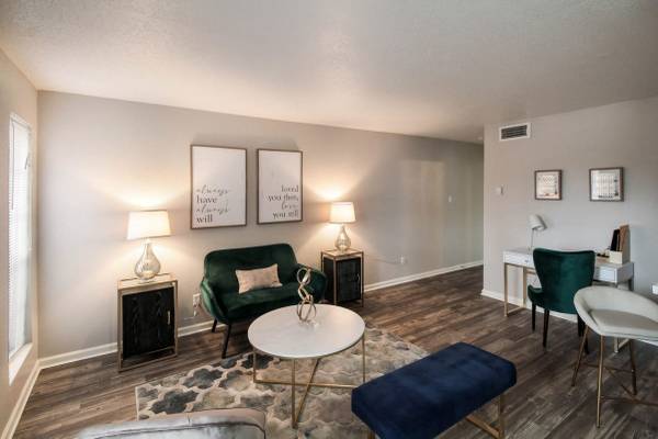 $1,240 / 1br - 842ft2 - Ceiling Fans, Laundry Rooms Available, Courtyard (2804 Belt Line Road, Garland, TX)63846410597377124