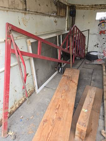 Center gate 1