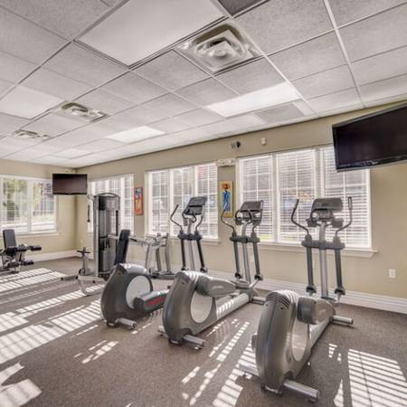 $1,773 / 1br - 800ft2 - 1B/1B, Comedor, personal bilingüe (4905 Southland Ave, Lincolnia, VA)63896507797123124