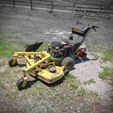 John Deere Commercial walk behind mower - $1,200 (Heiskell)62936588079747122