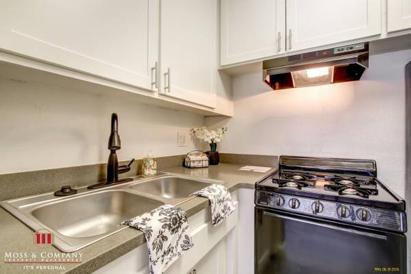 $1,725 / 600ft2 - Estudio renovado en Tarzana ^ Cerca de Ventura Blvd ^ Gimnasio ^ Piscina ^ Granito (Cerca de Ventura Boulevard)63952930678146124