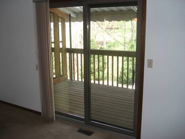 $1,325 / 2br - 900ft2 - Ross/West View 2 Bedroom Townhouse (West View)64013372934785124